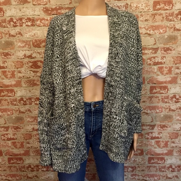 Sweaters - 5/$20! EUC Fylo Sweater, size M